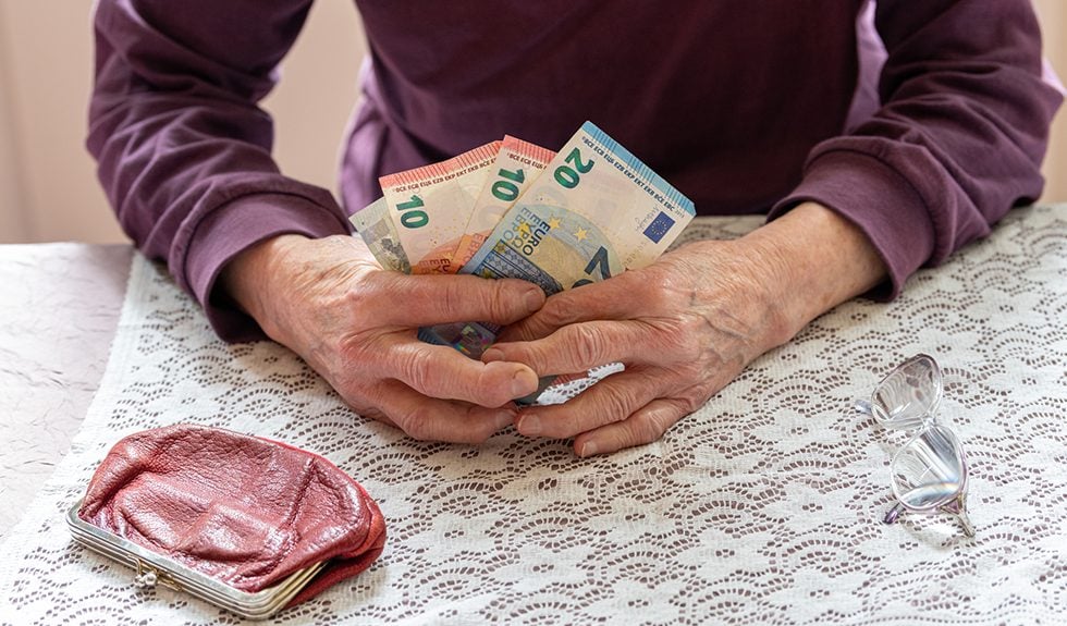 euros ilikiomenoi
